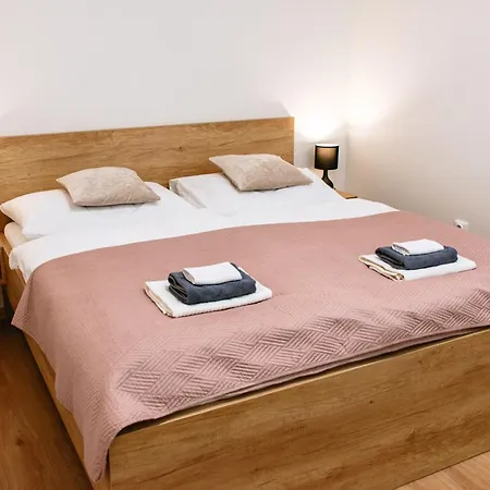 Luna Apartment