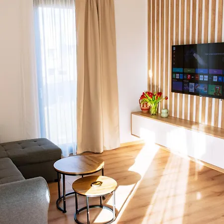 Luna Apartment *